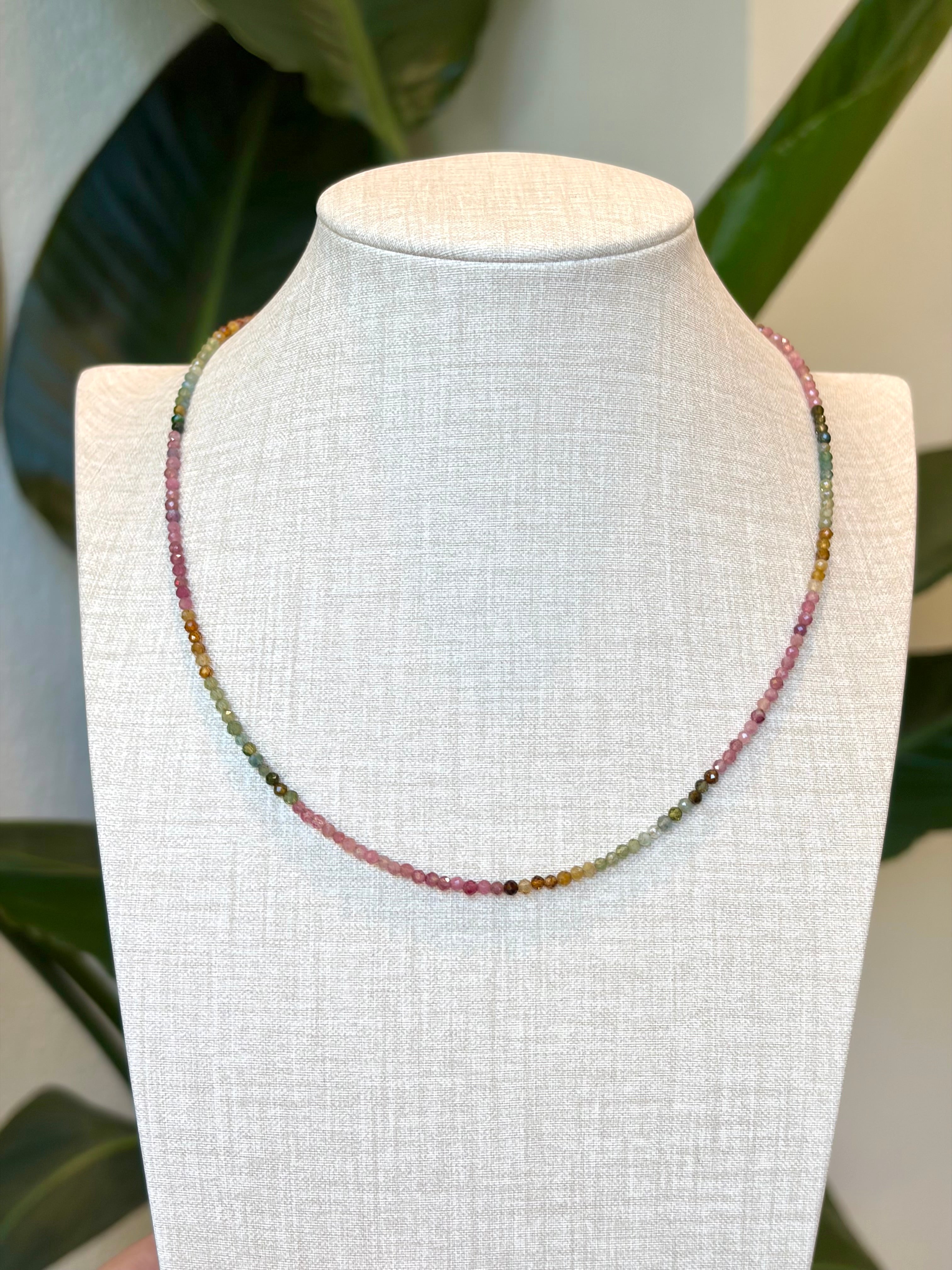 Collier en tourmaline multicolore
