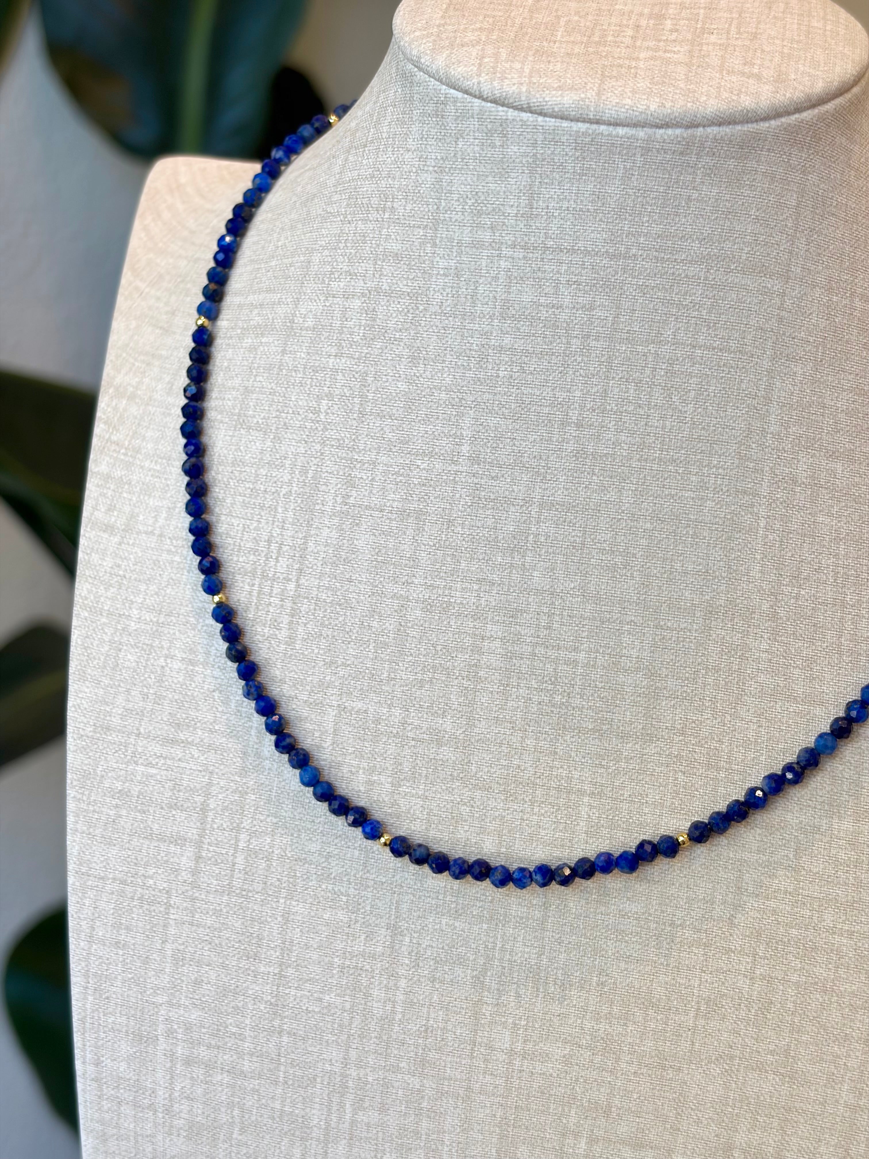 Collier en lapis-lazuli