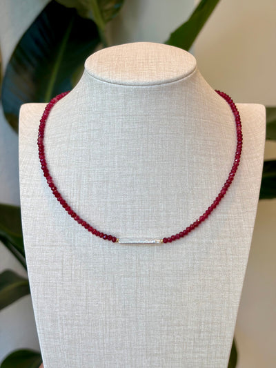 Collier en jade rouge & perle d'eau douce