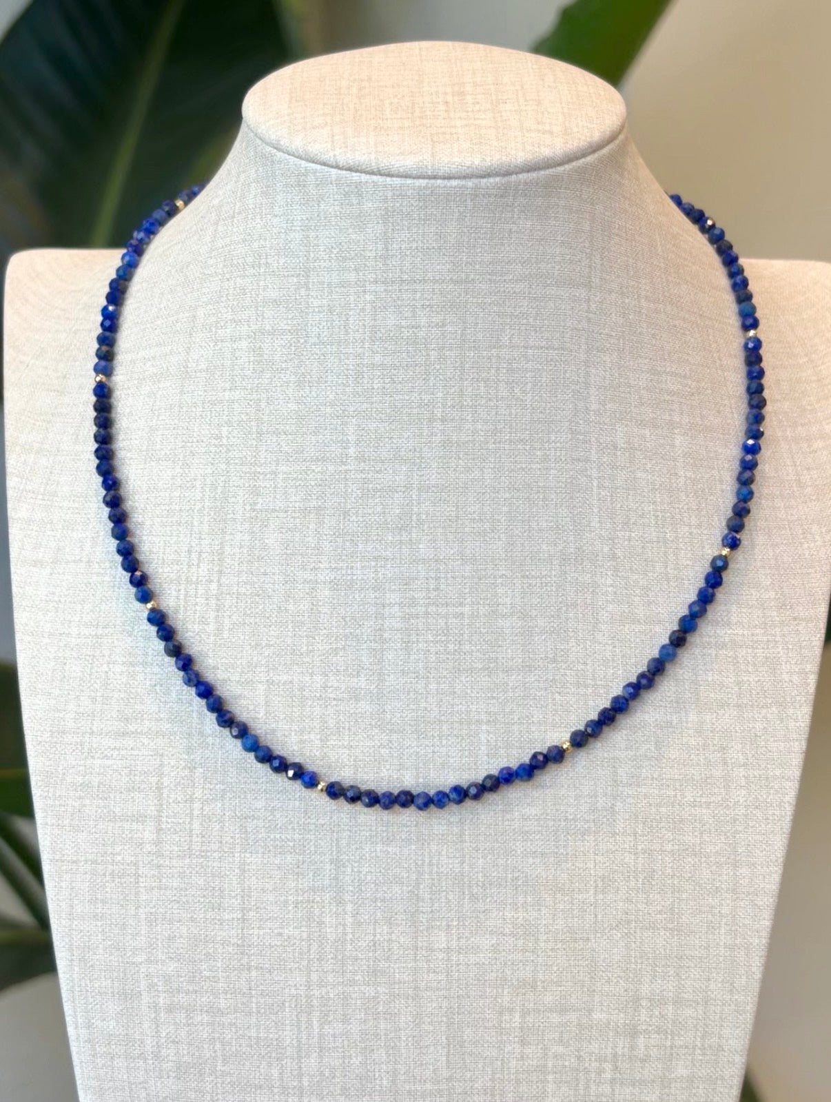 Collier en lapis-lazuli
